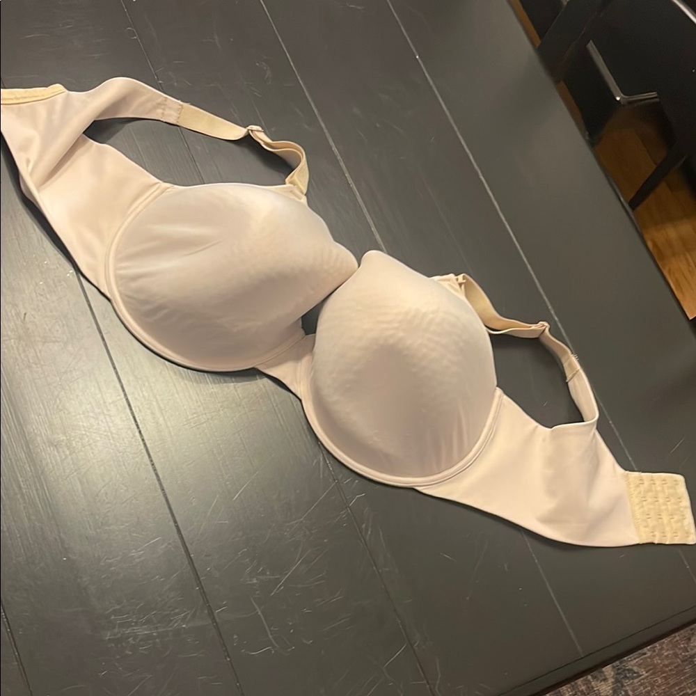 Motherhood Maternity Cream Nursing Bra; size 40G; smoke and pet free home